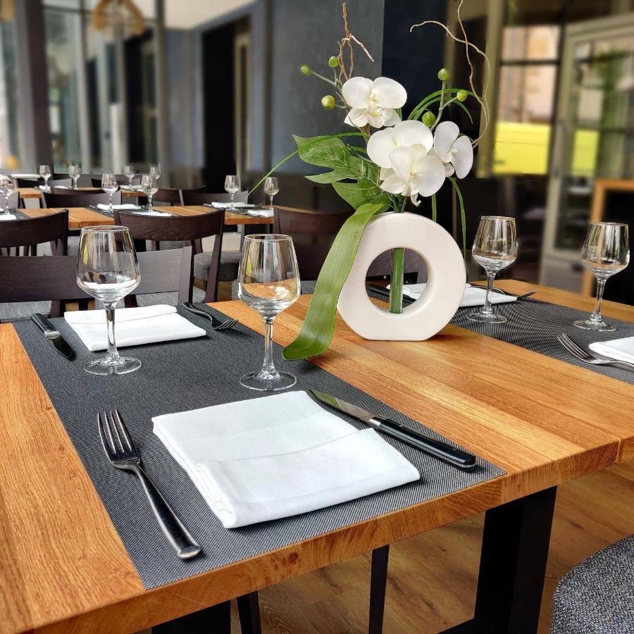 Logis Hotel Restaurant De France Saint-Geniez-d'Olt Ngoại thất bức ảnh