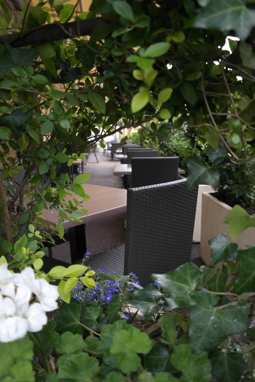 Logis Hotel Restaurant De France Saint-Geniez-d'Olt Ngoại thất bức ảnh
