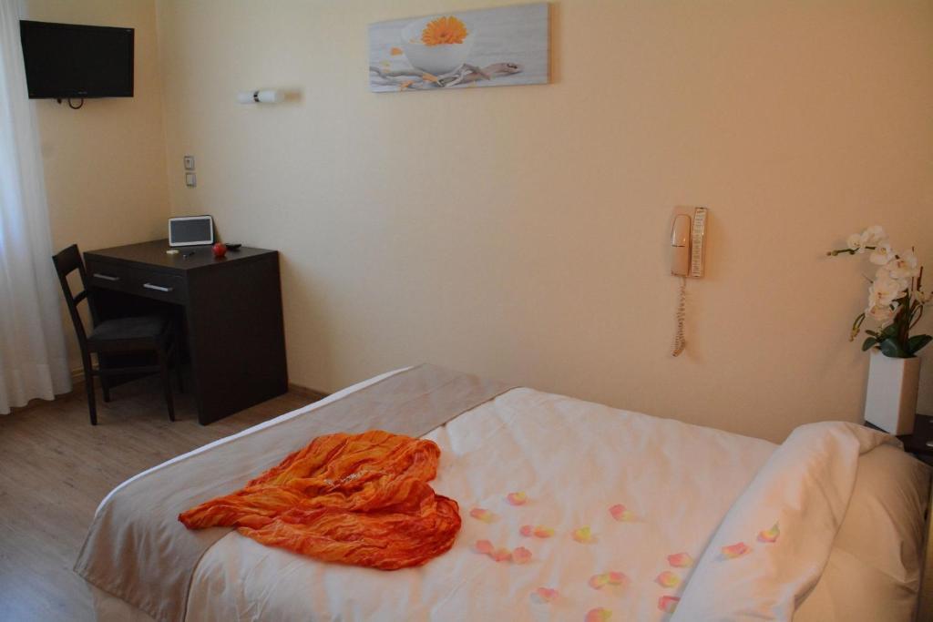 Logis Hotel Restaurant De France Saint-Geniez-d'Olt Phòng bức ảnh
