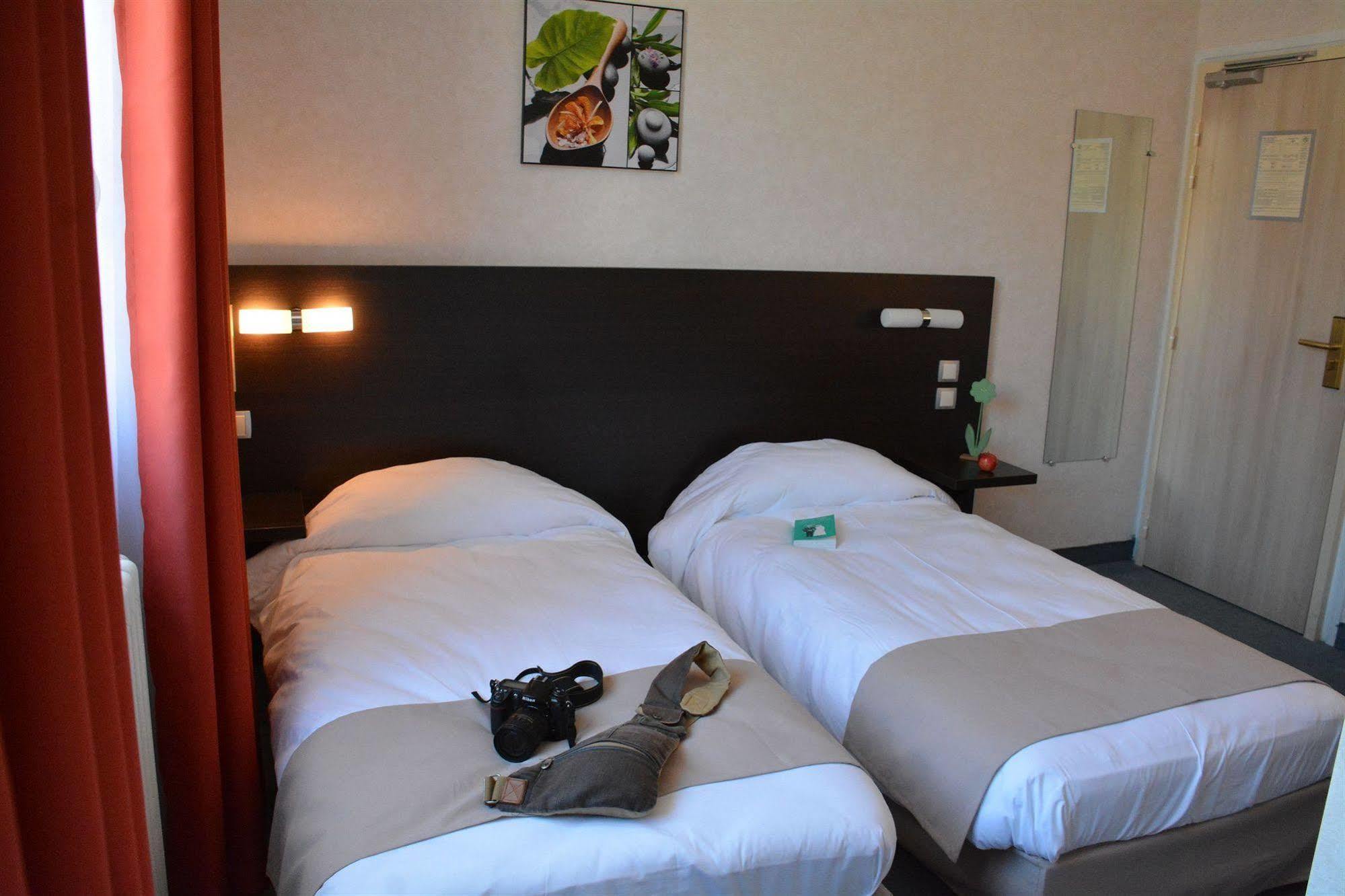 Logis Hotel Restaurant De France Saint-Geniez-d'Olt Ngoại thất bức ảnh