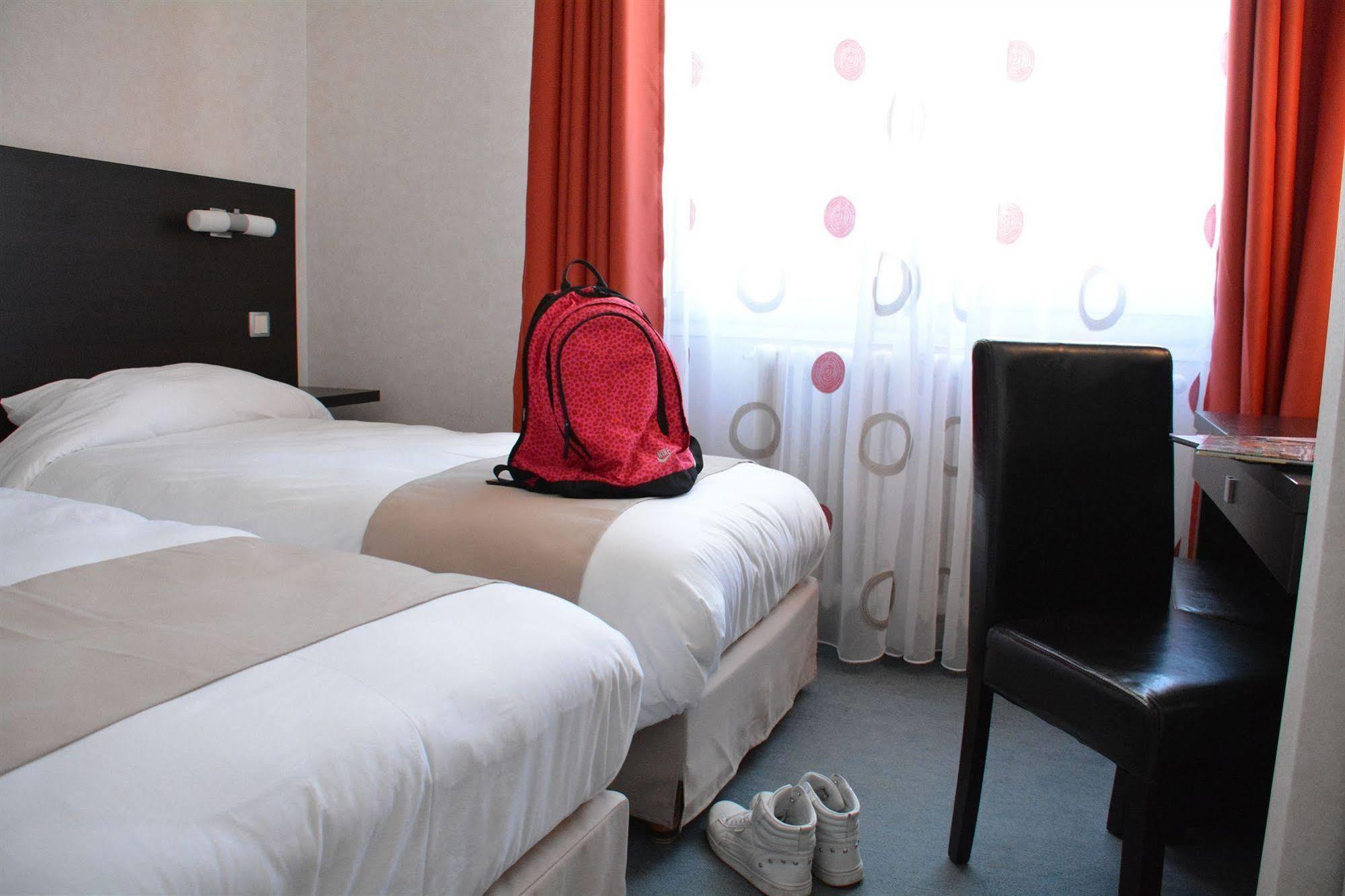 Logis Hotel Restaurant De France Saint-Geniez-d'Olt Ngoại thất bức ảnh
